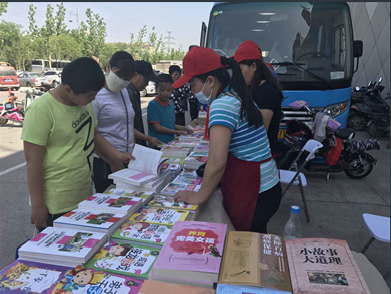 “文化惠民大篷車”讓市民“讀好書”越來越方便、實惠