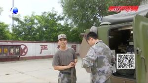 記者深入軍營走進戰(zhàn)車 體驗炮兵訓(xùn)練