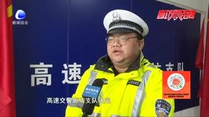 零距離·交通：高速交警廊坊支隊違法處理窗口有序恢復(fù)工作